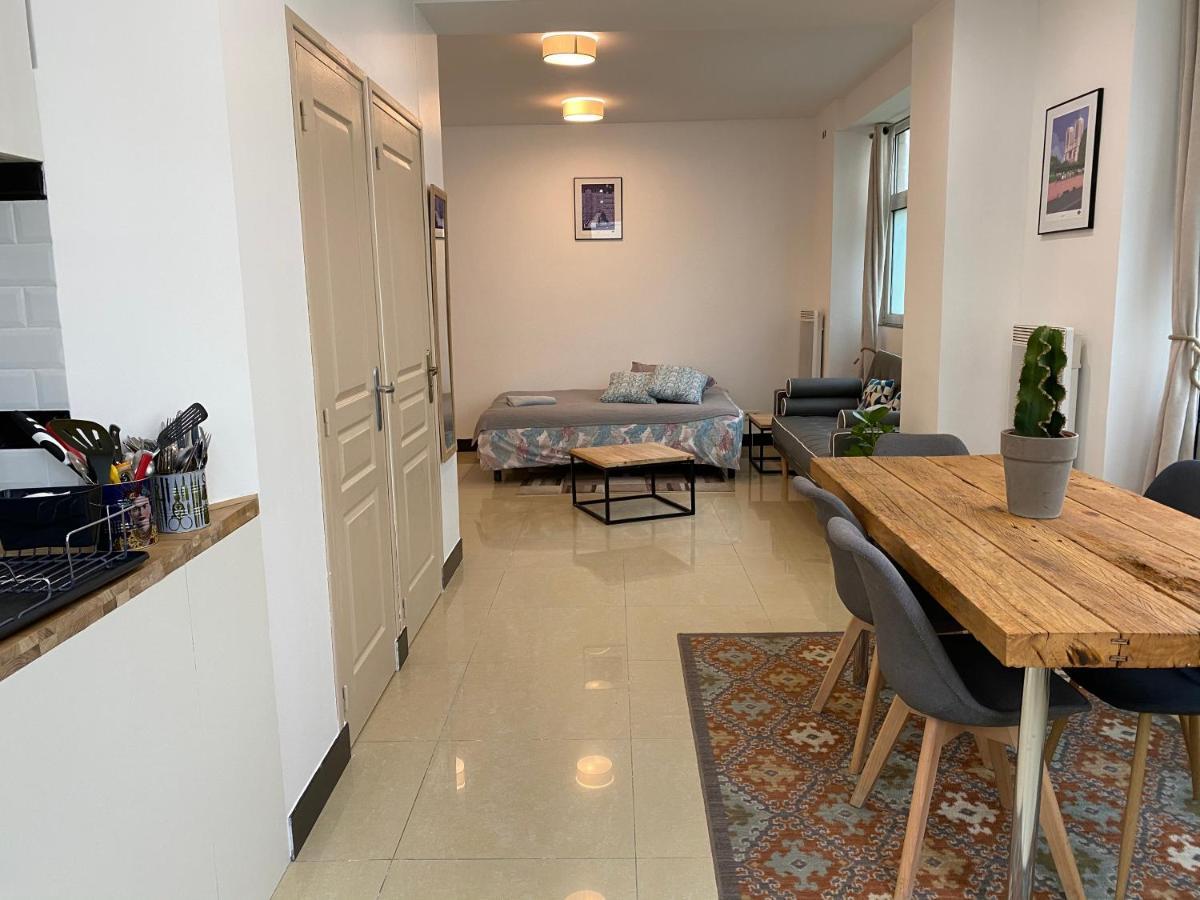Апартаменты Large And Unique Souplex 60Sqm, Well Located Париж Экстерьер фото